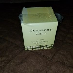 Burberry Weekend Perfume